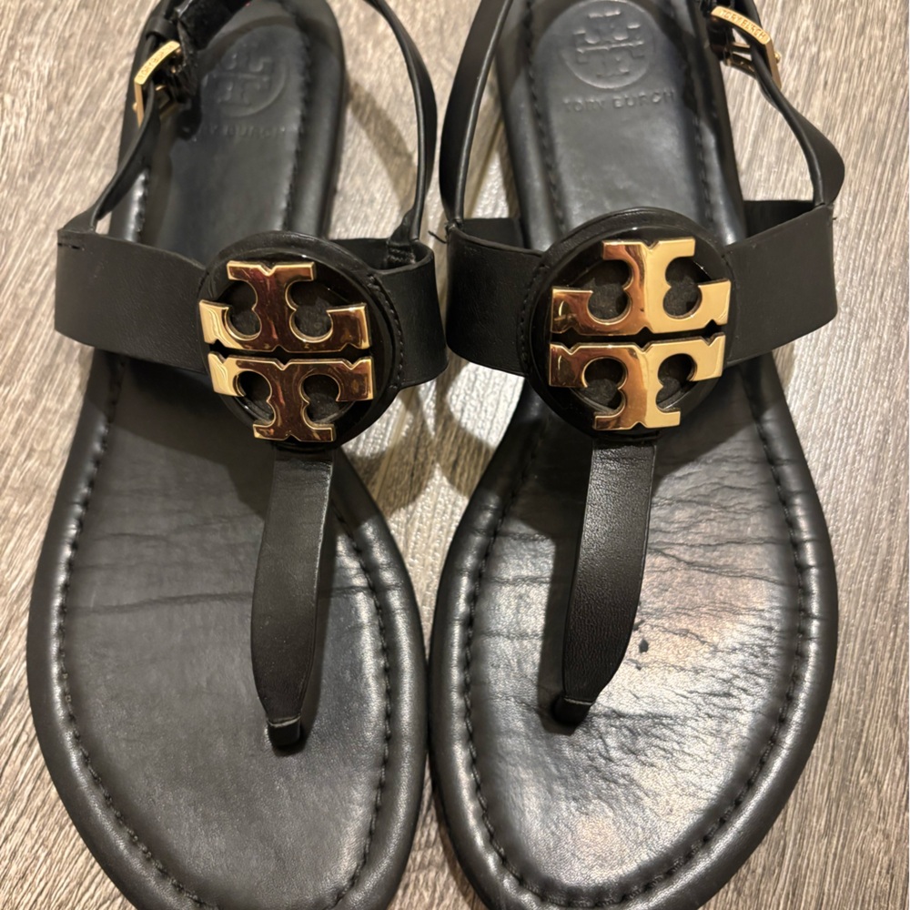 Tory Burch black leather Eleanor thong sandals size 6.5